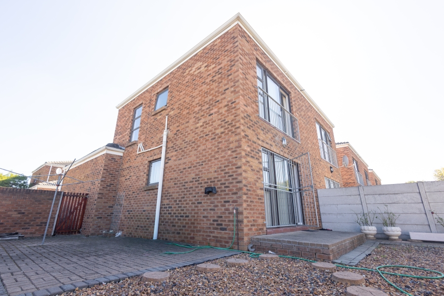 2 Bedroom Property for Sale in Vredelust Western Cape